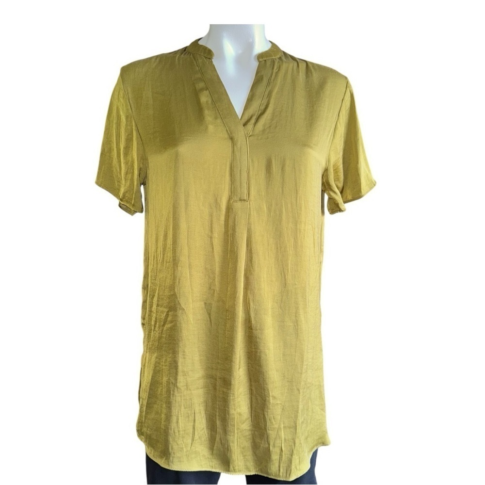 NWT WOMENS RACHEL ZOE XS V NECK AVACADO COLORED BLOUSE SHORT SLEEVE